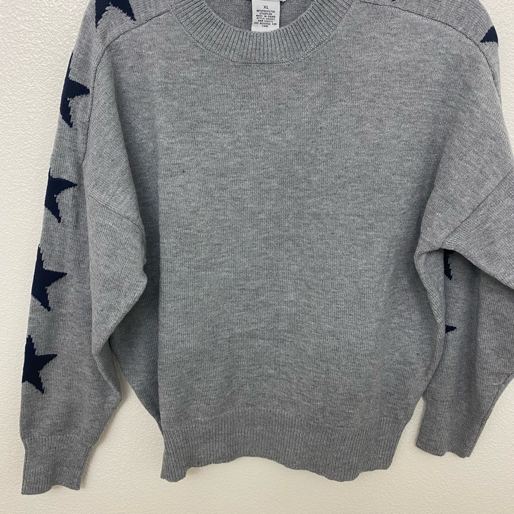 Sweet Romeo Gray with Navy Blue Star Pattern Crewneck Sweater in Size XL
